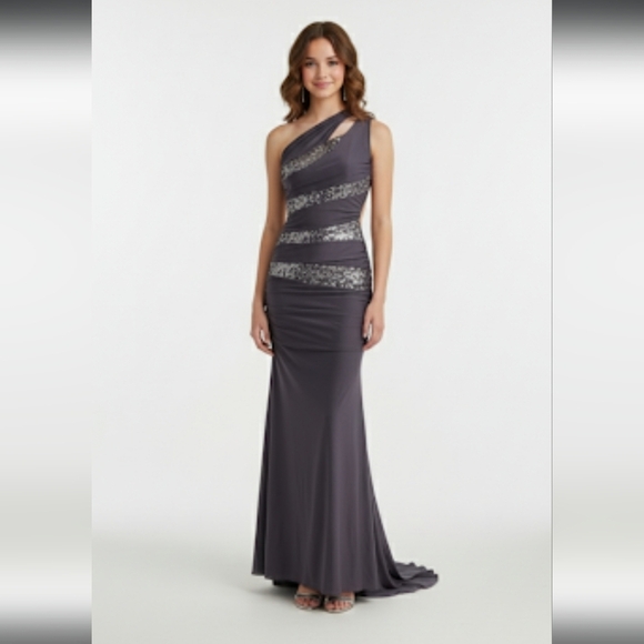 Atria Clothing Dresses & Skirts - NWT Atria Formal Gown-Small